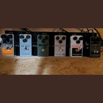 EHX Big Muffs pedalboard
