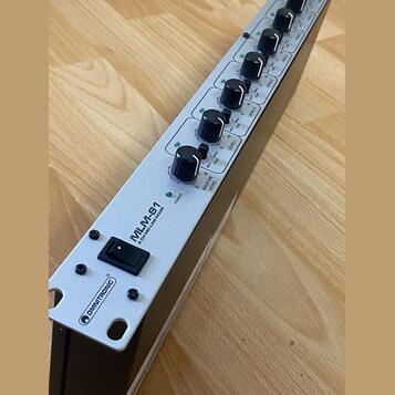Rackový mixák Omnitronic MLM-81