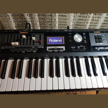 Roland V-Combo VR-09