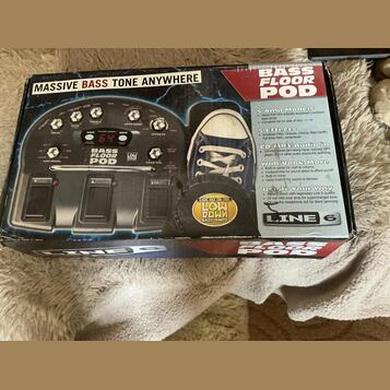 Line6 BASS FLOOR POD