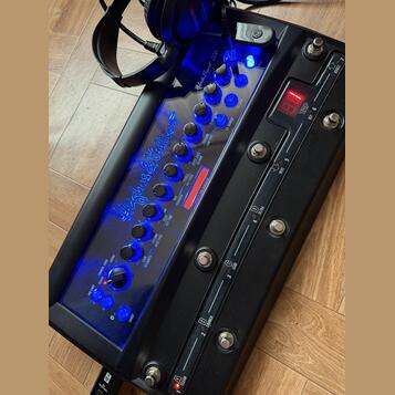 Hughes a Kettner Black spirit 200 floor + příslušenství 