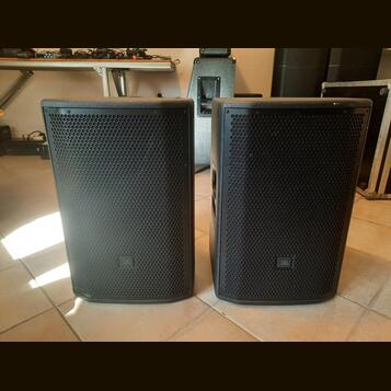 JBL PRX812W pár+obaly, jedna má poruchu