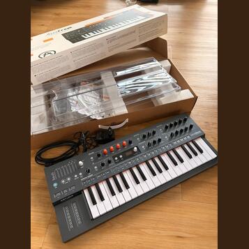 PRODÁNO: Arturia MiniFreak + Decksaver + Vintage Keys Deluxe
