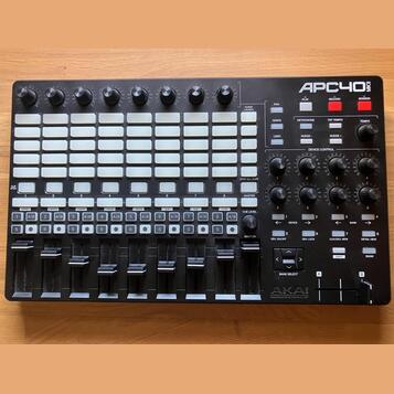 Akai APC40 mkII MIDI kontroler