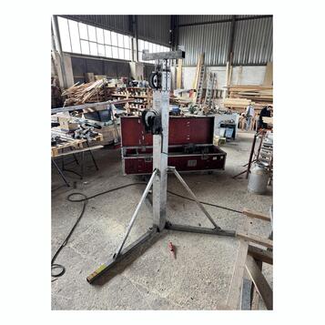2x Stojany na 250kg/5,7m