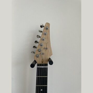 DIY netradiční elektrická kytara