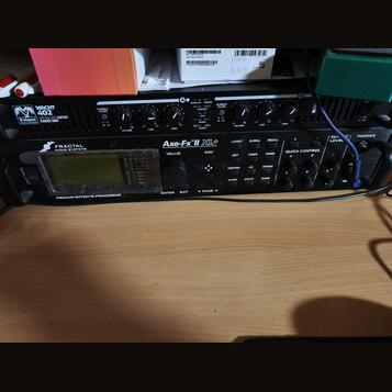 Fractal axe fx II XL+
