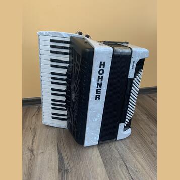 akordeon Hohner Bravo III, 96 basový