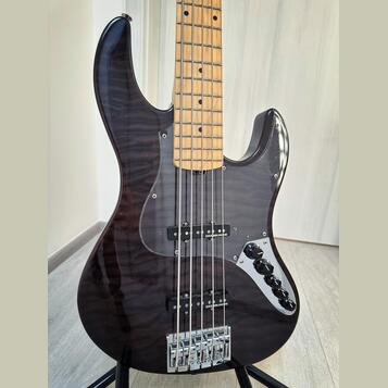 ESP Amaze 5 String, Active, Seymour Duncan Basslines