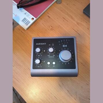 Zvuková karta Audient iD4 MKII