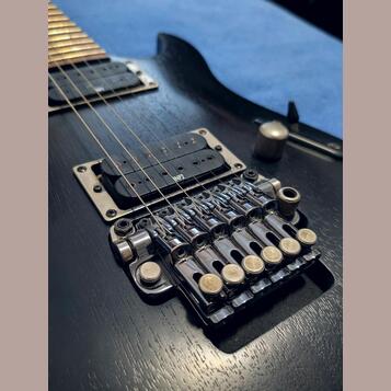 Ibanez S320