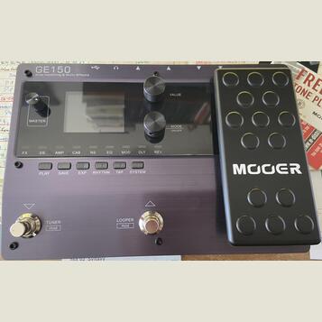MOOER GE150 + zdroj + USB kabel, krabice