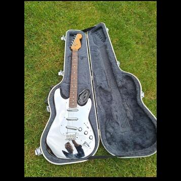 Prodám Fender Stratocaster