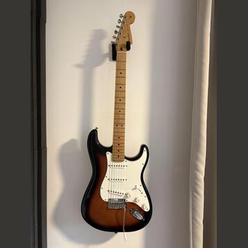 Fender Player Stratocaster MN 70th Anniversary 2 - Sunburst