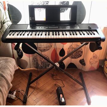 Yamaha PSR-E383