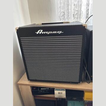 Baskytarové kombo 30W Ampeg Rocket Bass RB108 (v záruce)
