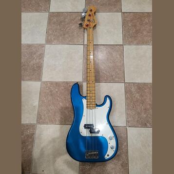 Fender Pestision vyrobaJaponsko z 80 lez