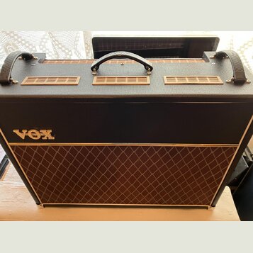 Bedna VOX, krasavice inteligentní, 212" bez reproduktorů !