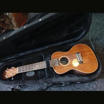 Celomasivní Ukulele lanikai acs-c, nové v záruce