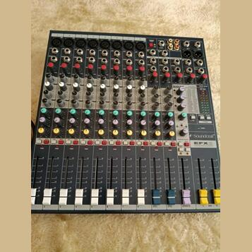 Mixážní pult Soundcraft EFX 8 