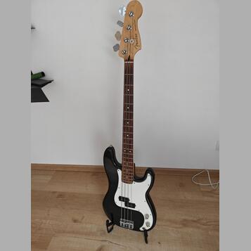 Prodám Fender Precision bass Mexico