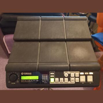 Yamaha DTX-MULTI 12 a pedál Yamaha KU100