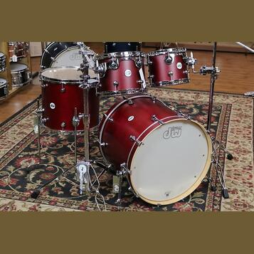 Prodám DW design cherry red