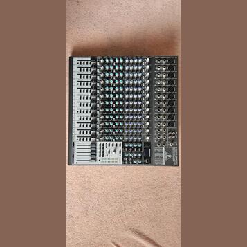 Behringer 2442FX. Na náhradní díly Prodám/Vyměním
