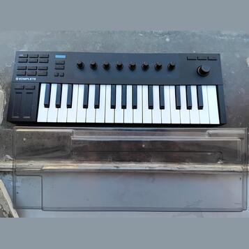 Komplete Kontrol M32 + decksaver