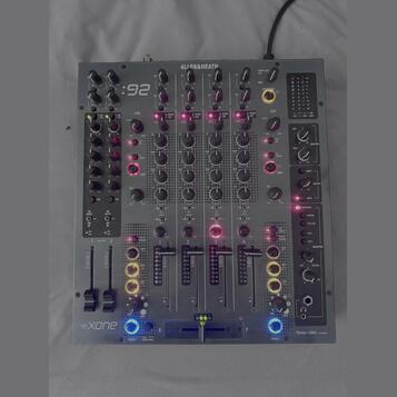 Allen & Heath Xone:92 - DJ mixážní pult