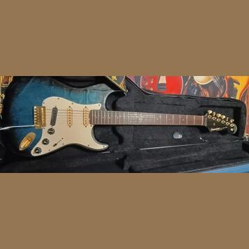 FERNANDES  Stratocaster 