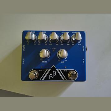 Phil Jones Bass PE-5 Baskytarový preamp / DI box