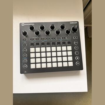 Novation circuit