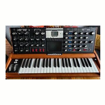 Moog Minimoog Voyager