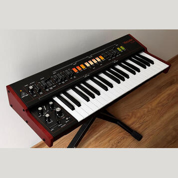Behringer VC340 string machine / ensemble / vocoder