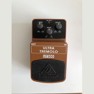 Behringer UT300