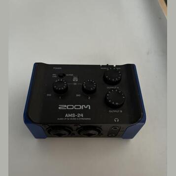 Zoom AMS-24