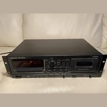 Prodám TASCAM A CD 500
