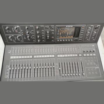 Midas M32 + case
