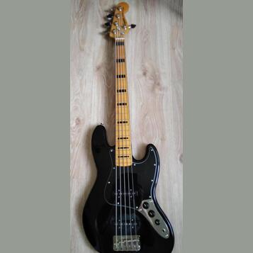 Prodam Fender Squier V  70s. 