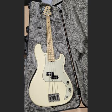FENDER American Professional PB MN OWT