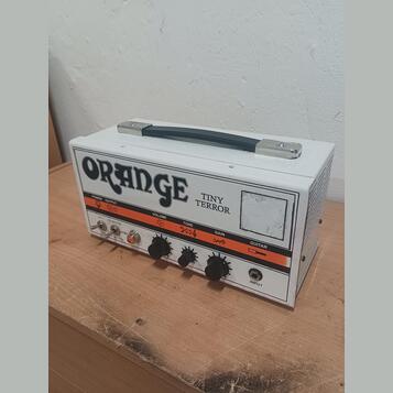 Orange Tiny Terror hlava
