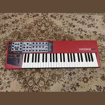 Nord Lead 2X + Case + CZ manuál