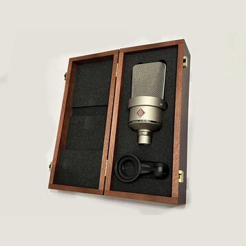 Neumann TLM 103 (zánovní) + stojan + pop filter
