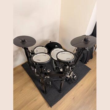 Elektronické bicí Roland TD1-MK + stolička a double pedál