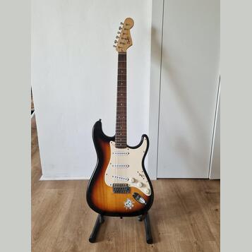 Fender Squier Stratocaster Sunburst 