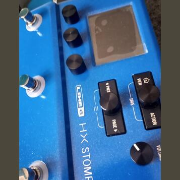 Line 6 HX stomp v neoblíbené barvě