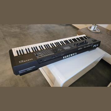 Kurzweil PC4 syntezátor, piano, workstation