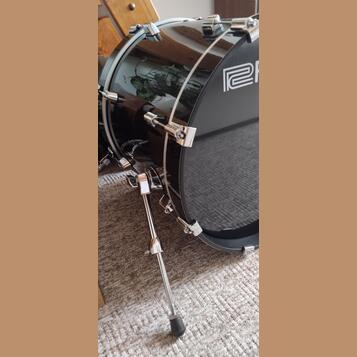 Basový buben Roland KD-200-MS.