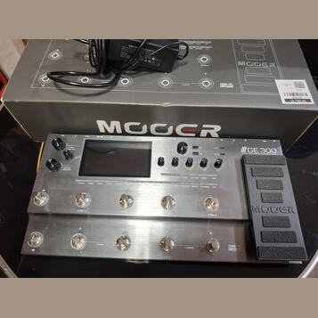 Mooer GE300 + gigbag